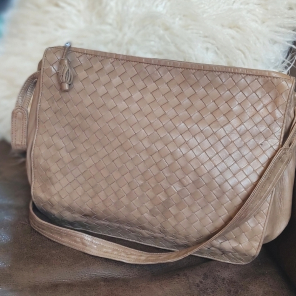 BOTTEGA VENETA Vintage Intrecciato Woven Lamb Leather Shoulder Crossbody Bag - Picture 5 of 16
